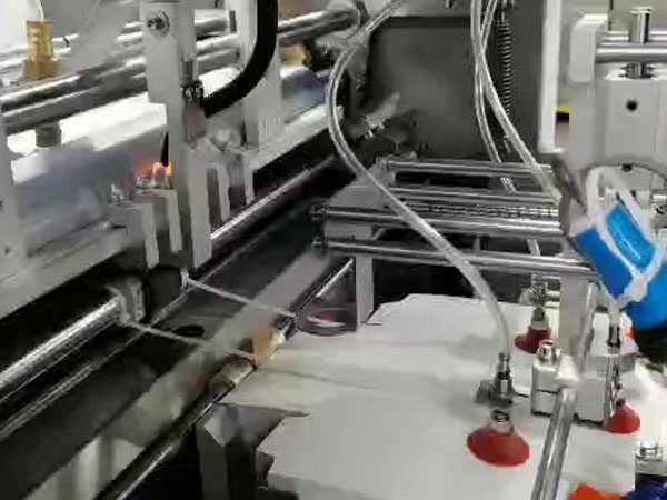 德(de)高機械生産禮品盒